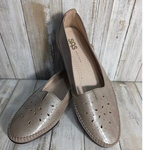 SAS Shoes Women's 9.5 Wide Beige Leather Perforated Slip On Loafers Made USA
